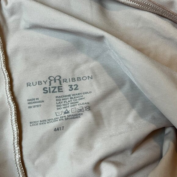 Ruby Ribbon White Lace Trim V-Neck Shapewear Cami Top Size 32 - Picture 5 of 5